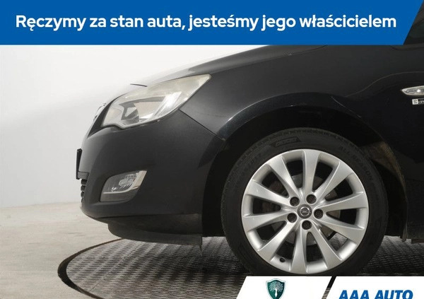 Opel Astra cena 21000 przebieg: 262941, rok produkcji 2011 z Brzozów małe 154